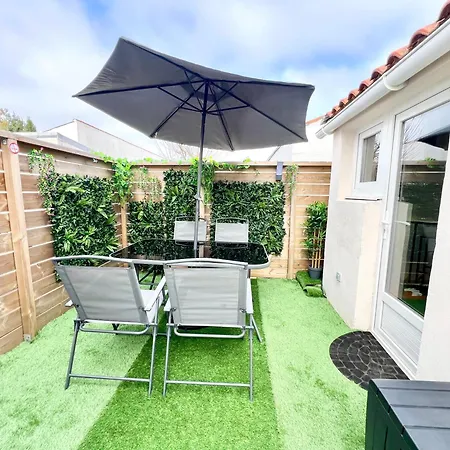 Penzion Charmante Maison De - Patio - Wifi - Parking Gratuit 3*